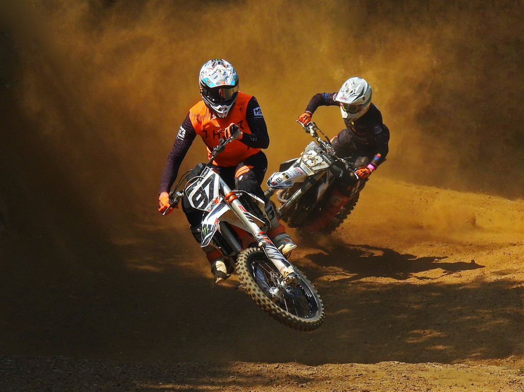 Motocross Duel by Bogdan Bricelj (Group 16)